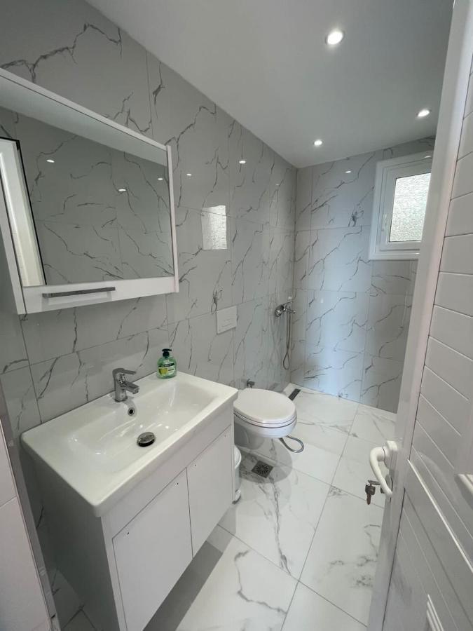 Villa Eden Breeze 2 Bedroom Apartment ซารานเดอ ภายนอก รูปภาพ